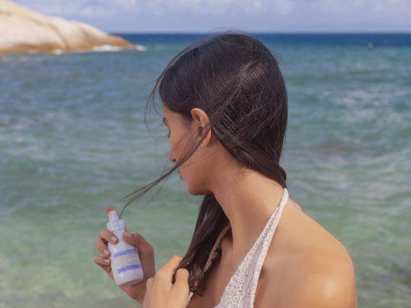 Prácticas para el cuidado del cabello y protección solar